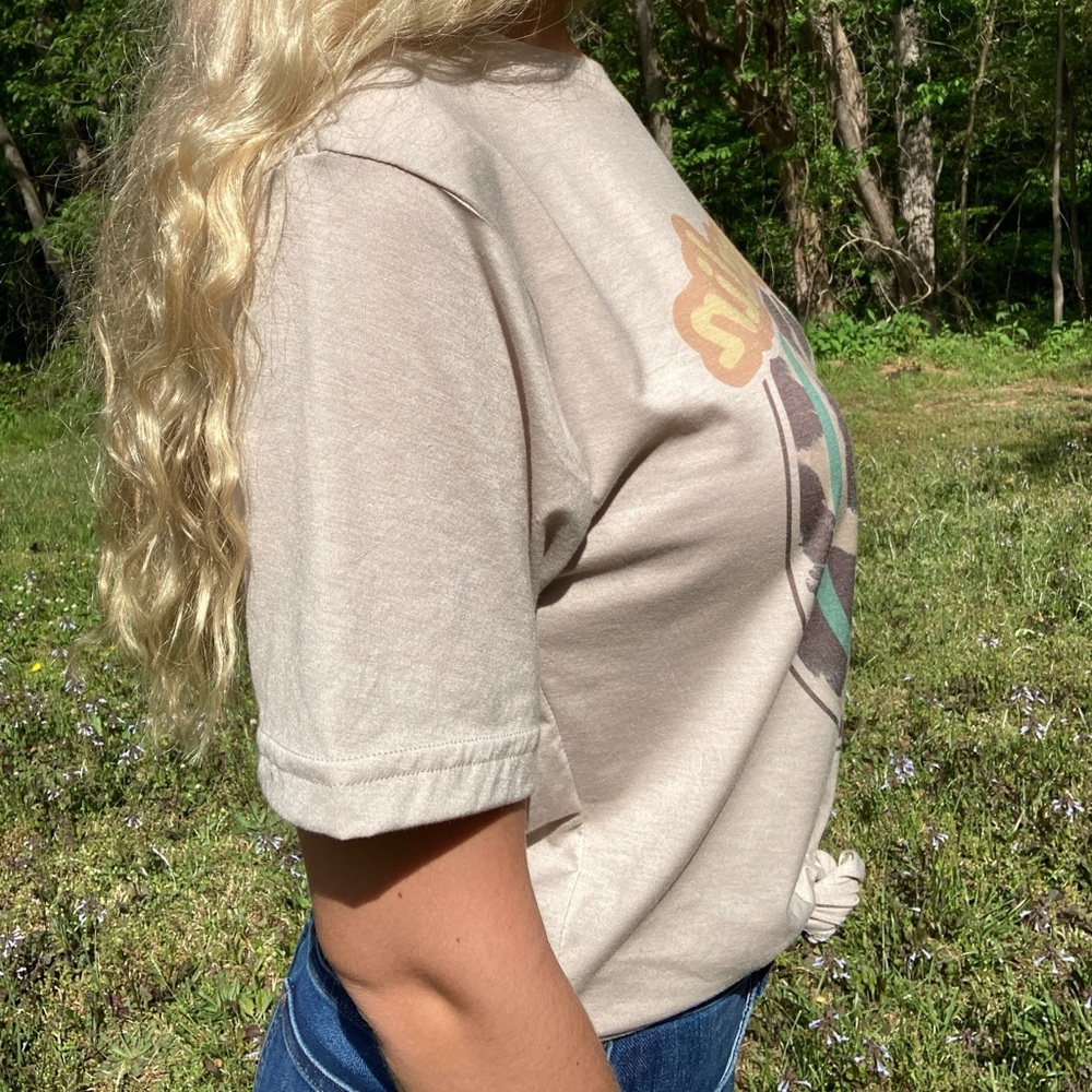 Darlin Graphic Tee! I ACCEPT OFFERS! - Picture 3 of 8
